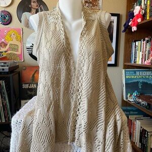 Knit crochet boho sleeveless vest tan / Mystree / sz medium